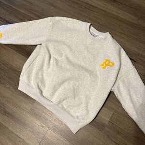 Gray Crewneck Sweater from Inaka Power